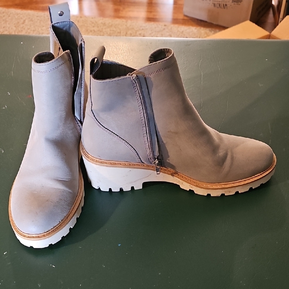 Source Unknown Gray Ankle Boots With Elastic Pane… - image 1